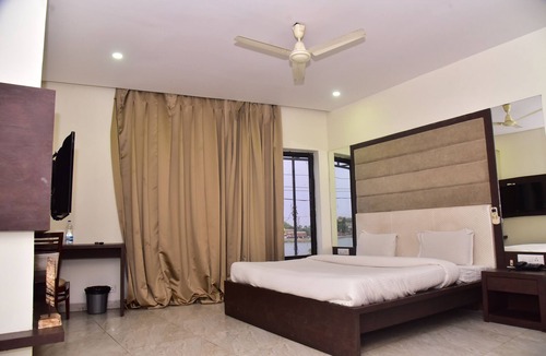 Chas Hotel | VEENA REGENCY