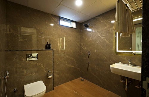 Devanahalli Hotel | Veerdency Luxury Resort - 3 Km to Banglore Airport Hotel