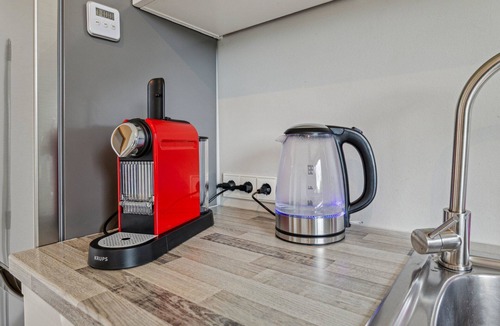 Hetzerath Apartment | VEGA animal friendly apartment with balcony | near IRT Föhren and Moselle