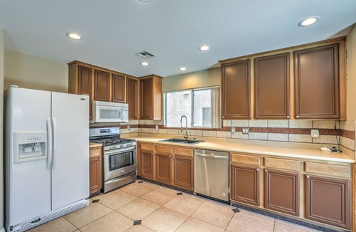 Enterprise House | Vegas 5 Bedroom, 3 bath vacation home with a pool!