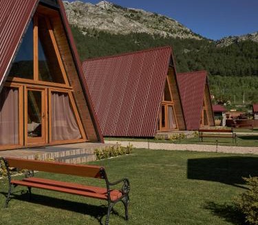 Njegusi Cabin | Veis House