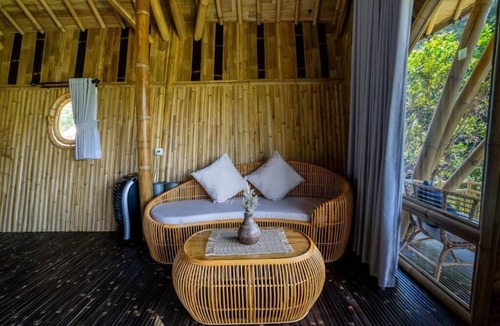 Selat Hotel | VELONIA ISEH