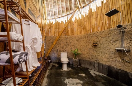 Selat Hotel | VELONIA ISEH