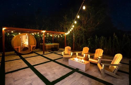 East Naples House | Velvet Bloom Bubbling Spa Retreat with Sauna & Jacuzzi