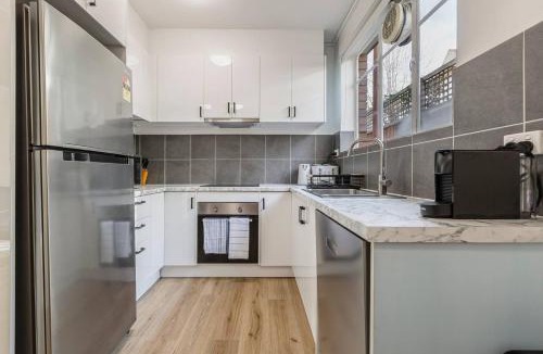 Kew Apartment | Velvet Bloom - Sunlit Comfort by Parks & Trails