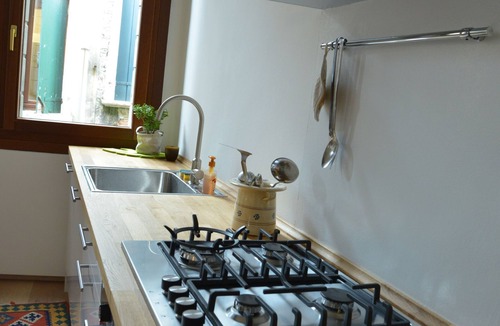 Santa Croce Apartment | Venice Central Cozy Appartment, Free WiFi, smart TV, Air Condition