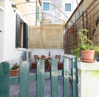 Longa Apartment | Venice Murano Flat