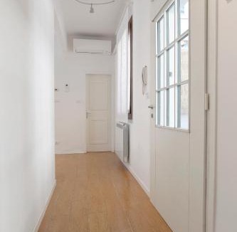 Longa Apartment | Venice Murano Flat