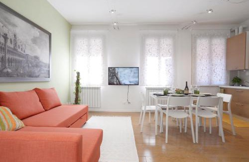 Longa Apartment | Venice Murano Flat