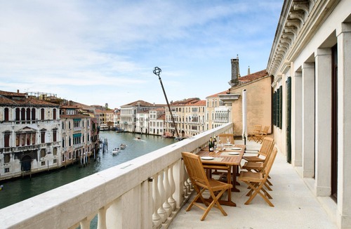 San Polo Apartment | Venice Prestige - Celestina on the Grand Canal R&R