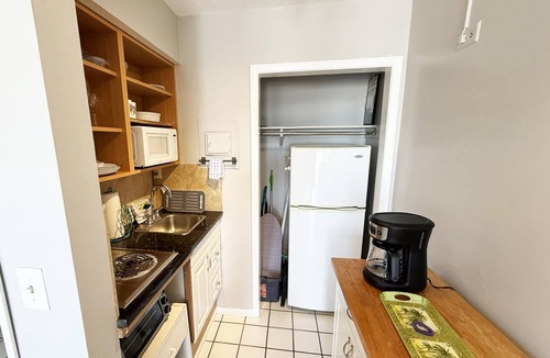 Golden Beach Apartment | Venice Villas Upper Studio – Beach & Pool