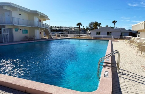 Golden Beach Apartment | Venice Villas Upper Studio – Beach & Pool