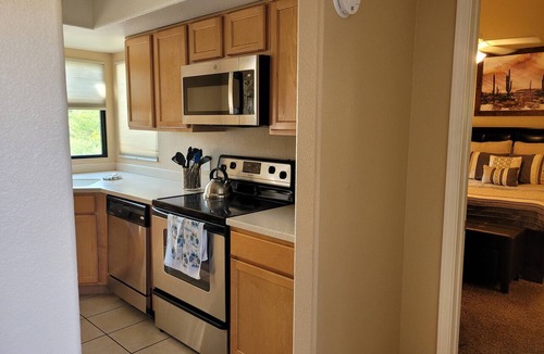 Tucson Condo | Ventana Golf Views from the Back-Stunning Mountains from the Front