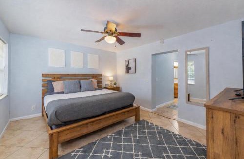 Deerfield Beach House | Ventur Tropical w Hot Tub Close to Beach