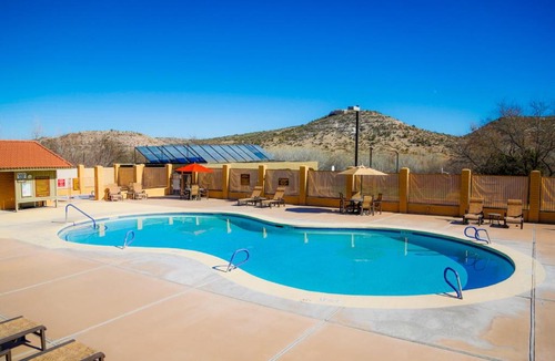 Cherry Resort | Verde Valley Deck Cottage 7
