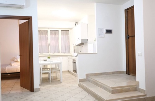 Peretola Apartment | Verdicchio is located in the Novoli area, a few steps from the tramway with which you can reach the center of Florence and the Santa Maria Novella station in a few minutes and close to the Florence airport, it is possible to park in the area easily.The a