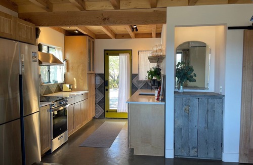 Morongo Valley House | 🌵 Verdin's Nest - Romantic Retreat w/Hot Tub Under the Stars! 🌵