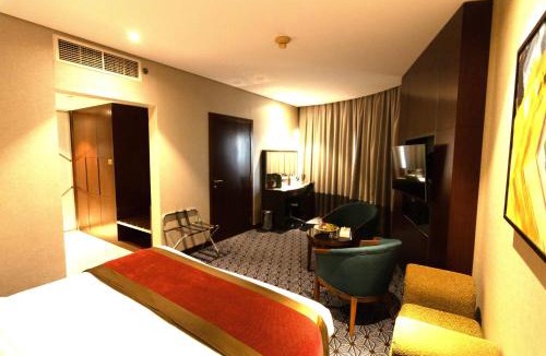 Al Muraqqabat Hotel | Versailles by Vieras Hotel