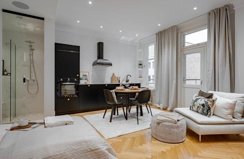 Kluuvi Apartment | Very Cental Scandic Studio Apartment with Balcony