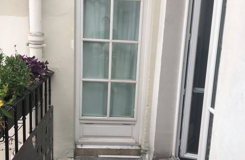 3rd Arrondissement Apartment | Very charming 1 bed room in heart of paris with balcony