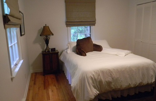 Mount Vernon House | Very clean, comfortable home within walking distance of beautiful Kenyon College