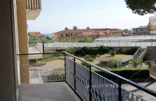Santo Stefano al Mare Apartment | Very close to the beaches and the cycle path with communal parking!