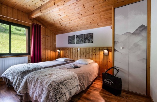 Le Bettaix Ski Chalet | Very comfortable Chalet 3 Vallées -200m from the slopes
