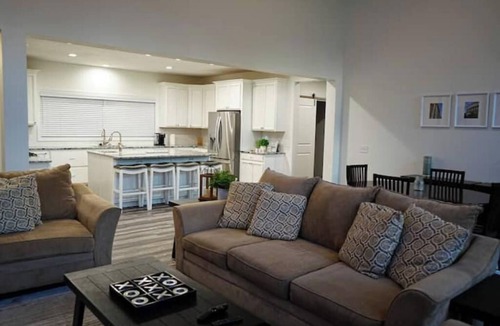 Canton House | Very Nice 4-bedroom house with AC and WiFi in fabulous Canton
