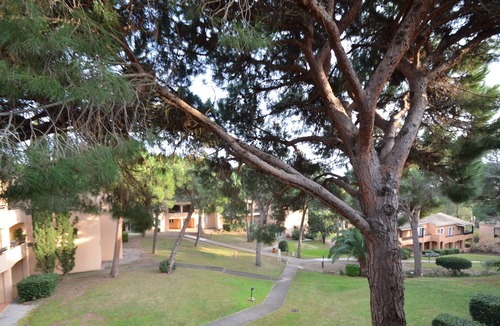 Valescure Apartment | Very nice clean apartment in Saint-Raphaël with a view of a private park