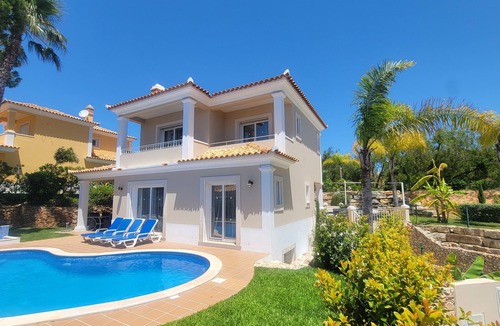 Quarteira Villa | Very nice house fully equipped, wonderful terrace with garden, garage