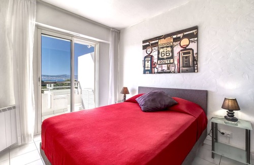 Saint-Raphael Apartment | Very nice sea view for this beautiful apartment on the last floor.