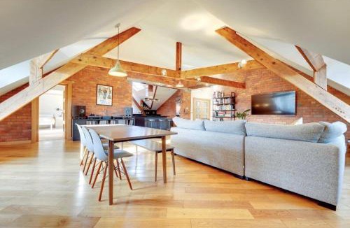 Heaton Apartment | Very spacious 2 BDRM flat