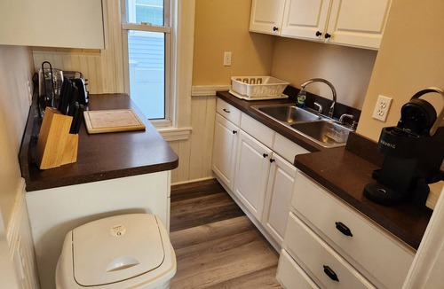 Manchester Apartment | Very spacious, clean, and comfortable first floor unit. Close to major highway!