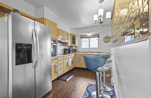 Normandy House | Very Spacious Duplex 7 minutes from ST. LOUIS AIRPORT and METROPOLITAN area!