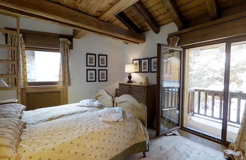 Champfer Apartment | Very spacious, tastefully furnished 5-room-maisonette-apartment with a big balco