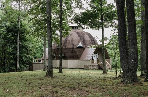 Flat Top House | Very unique and quaint dome house retreat in the Appalachian Mountains
