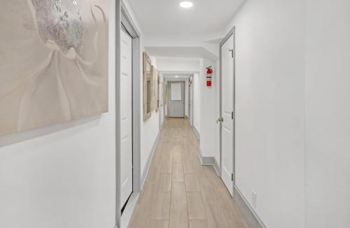 East Side House | Vessel Hotel Studio Suite of Atlanta