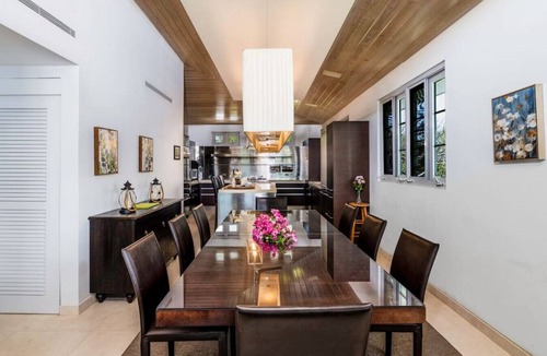 Nazareth Villa | Vessup View · 5BR -Walk to the beach! Close to the Ritz Carlton!