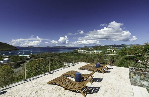 Nazareth Villa | Vessup View · 5BR -Walk to the beach! Close to the Ritz Carlton!