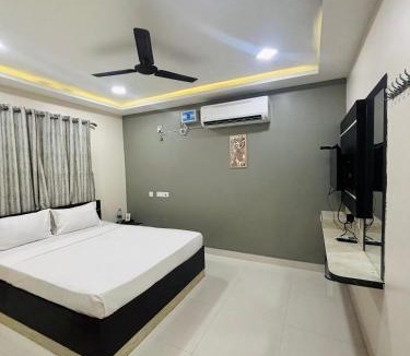 Urapakkam Hotel | Vetri's Elite Inn