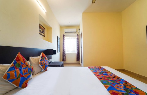 Coimbatore Hotel | Via Aarudhra Residency - Coimbatore Airport
