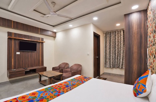 Rajouri Garden Hotel | Via Amazing Guest House