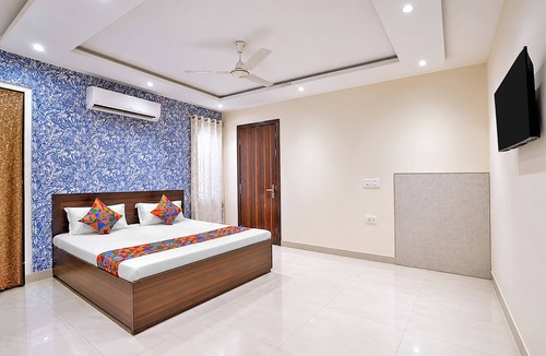 Rajouri Garden Hotel | Via Amazing Guest House