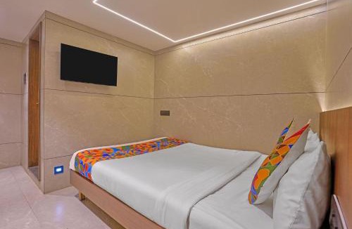 Nanganallur Hotel | Via KR