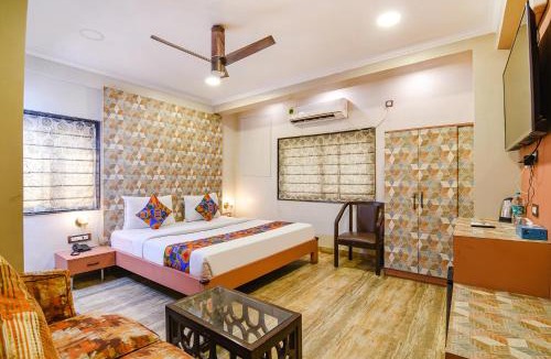 Kalighat Hotel | Via Krishna I