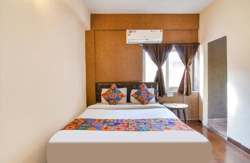 Kalighat Hotel | Via Krishna I