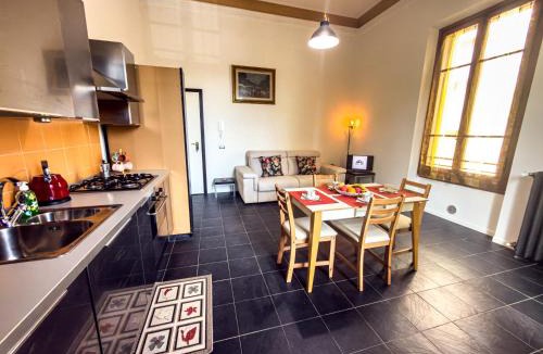 Le Cure Apartment | Viale Volta Authentic Apartment