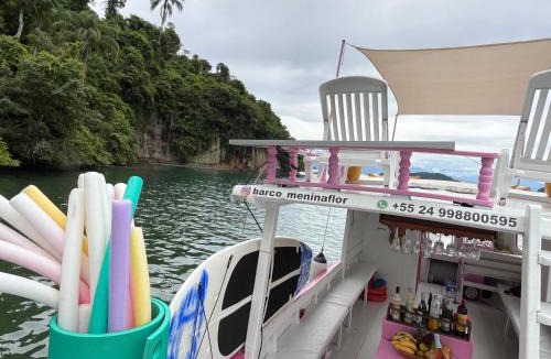 Historic Center Boat Rental | Vibe