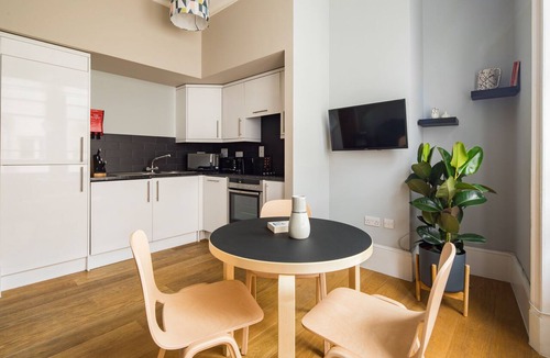 London City Centre Apartment | Vibrant Covent Garden 1BR - Netflix & Nespresso