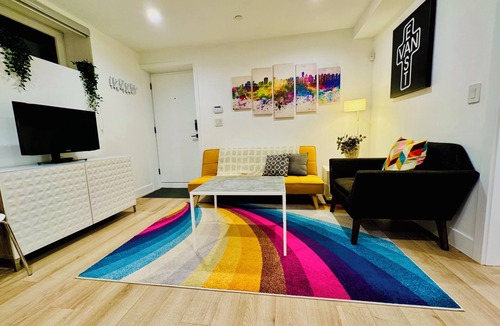Hastings House | Vibrant East Van, easy access to downtown, mountains, shops and restaurants.